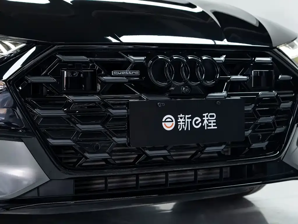 Audi A7L — фото 7