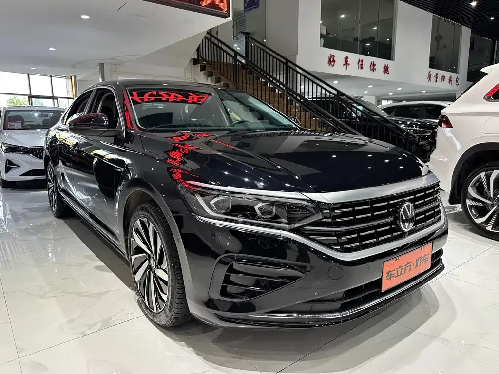 Volkswagen Passat 2023 из CN, фото 3
