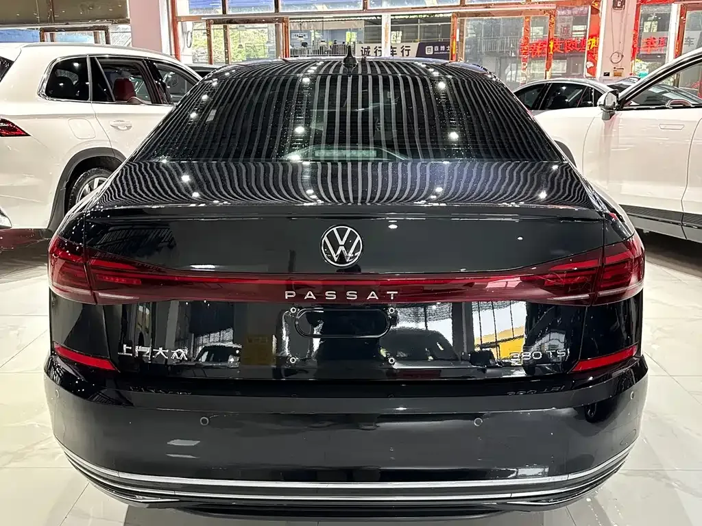 Volkswagen Passat 2023 из CN, фото 7