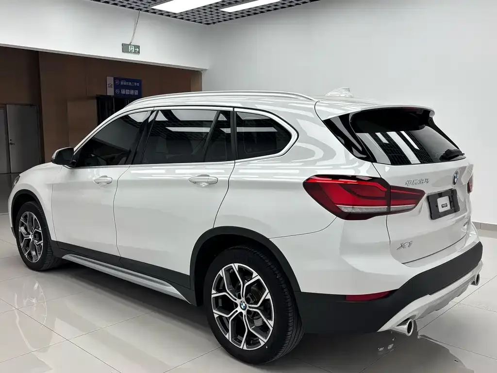 BMW X1 — фото 5
