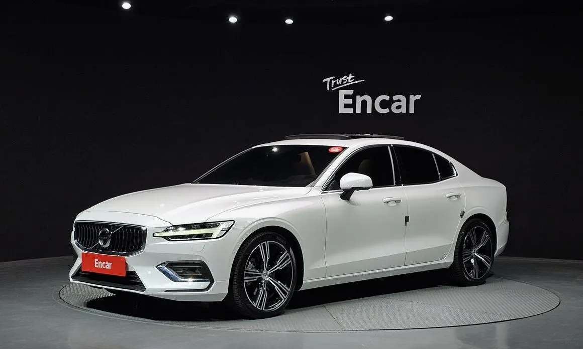 Volvo S60 — фото 1