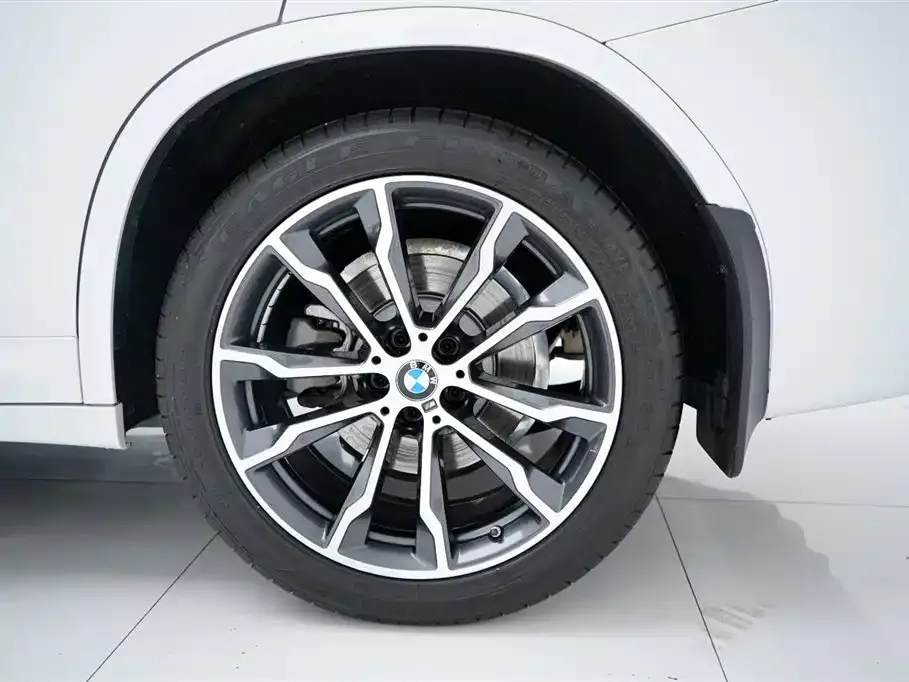 BMW X3 — фото 10