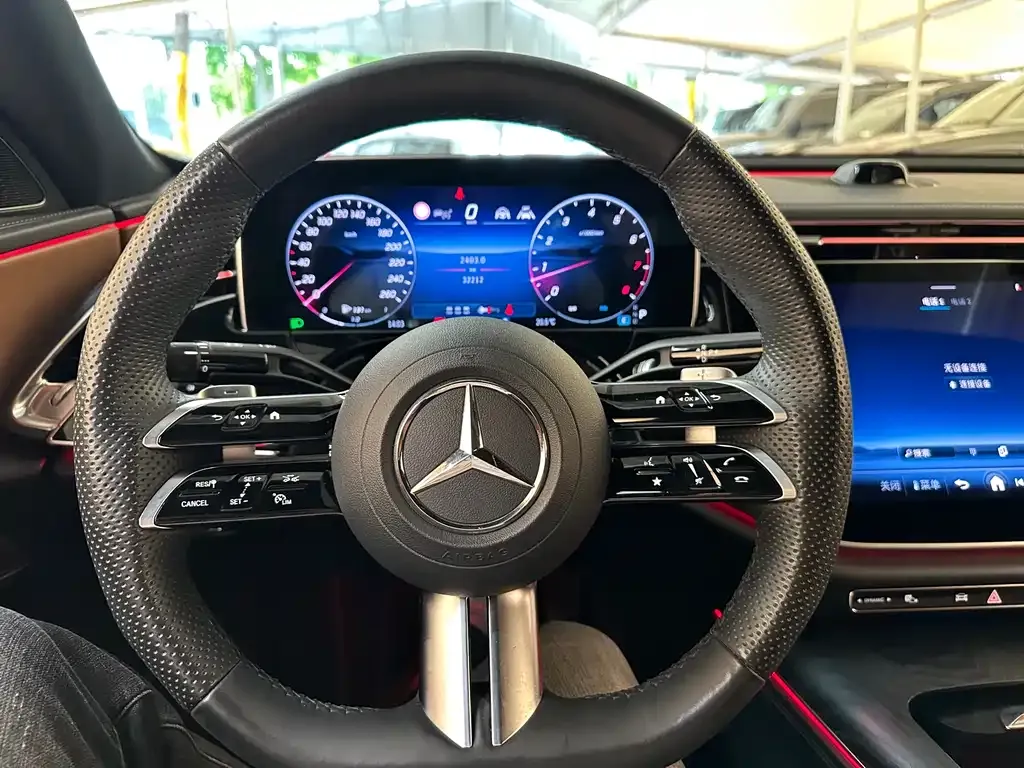 Mercedes-Benz E-Class — фото 2