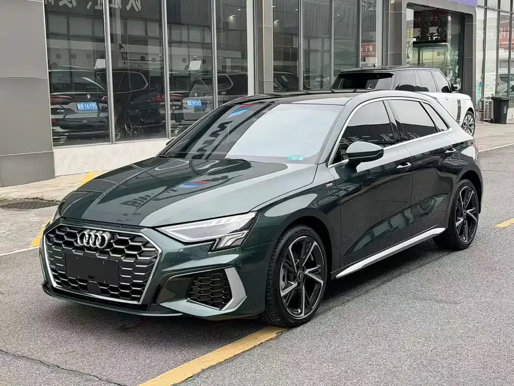 Audi A3 — фото 1