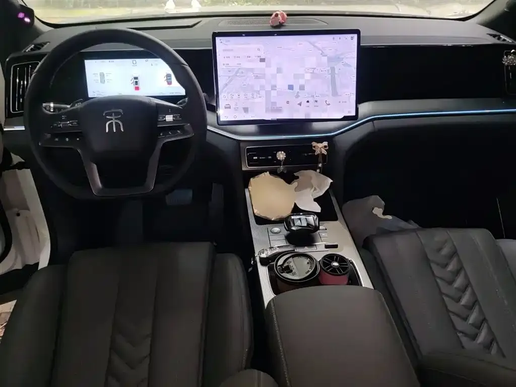 BYD L DM-i — фото 10