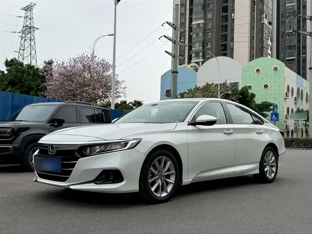 Honda Accord — фото 1