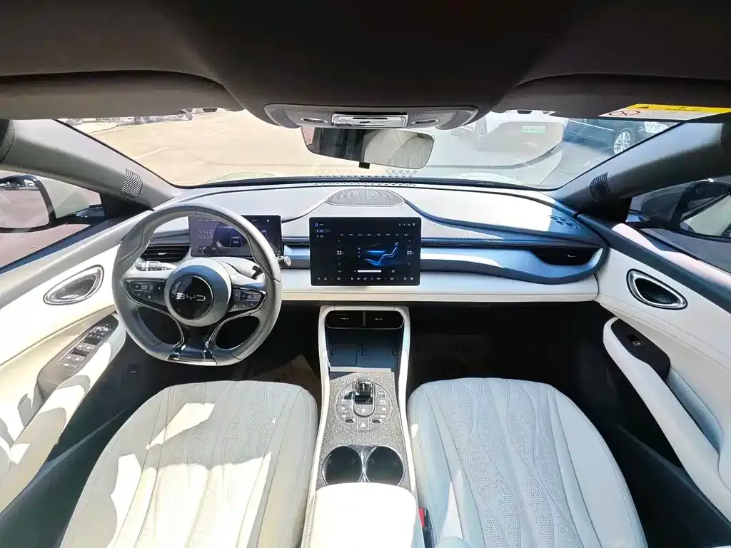 BYD Seal 06GT — фото 10