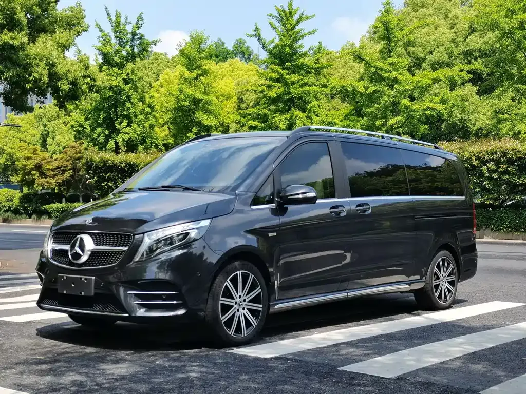 Mercedes-Benz V-Class — фото 1