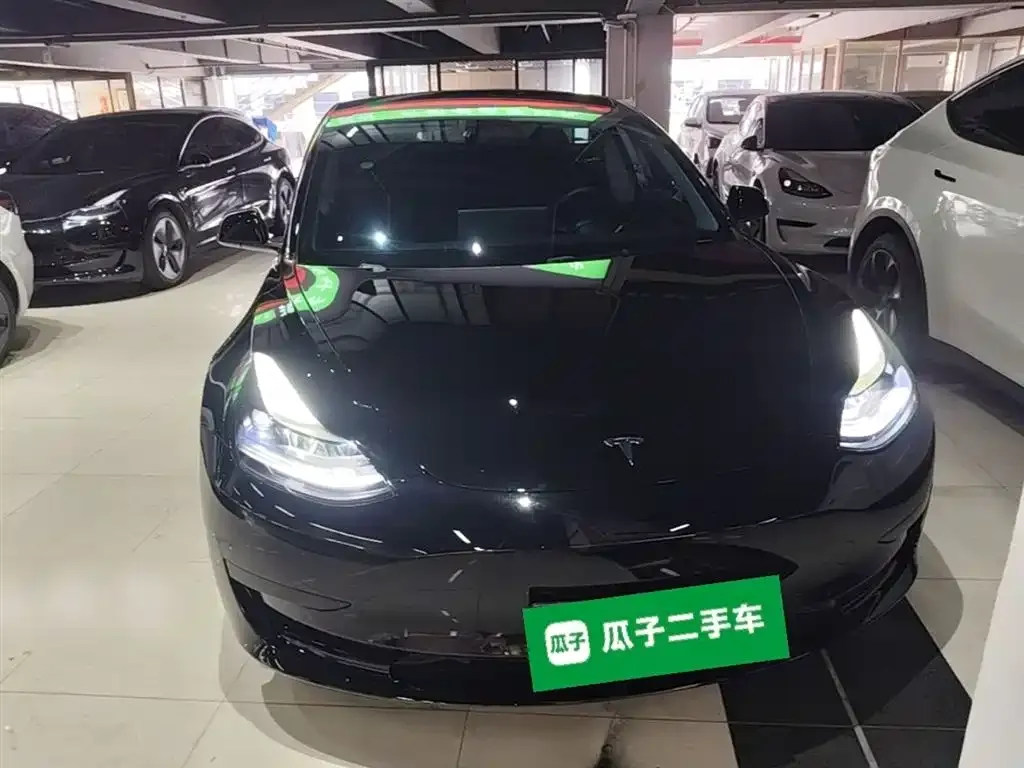 Tesla Model 3 — фото 10