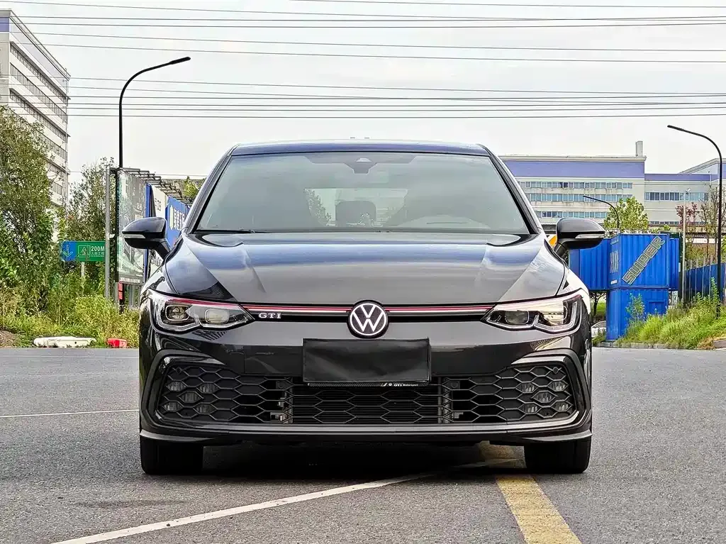 Volkswagen Golf GTI