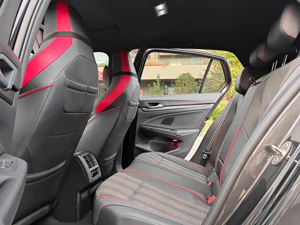 Volkswagen Golf GTI 2022 из CN, фото 8