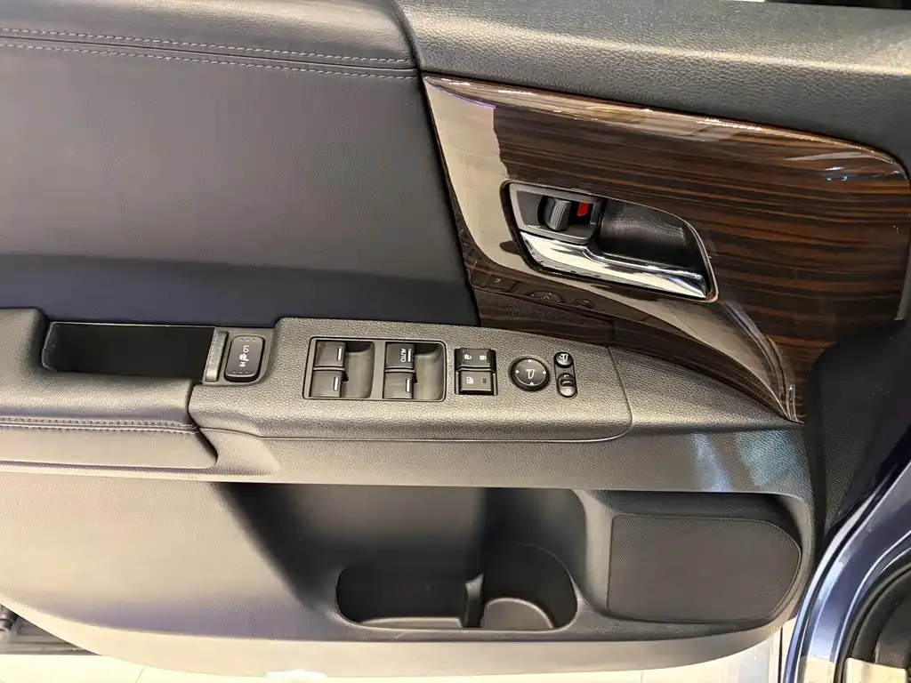 Honda Odyssey — фото 10