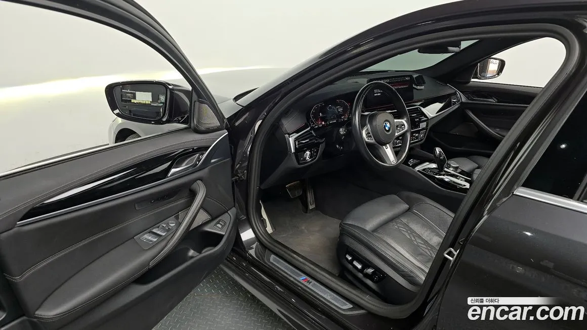 BMW 5-Series 2023 из KR, фото 2