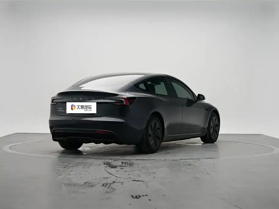 Tesla Model 3 — фото 6