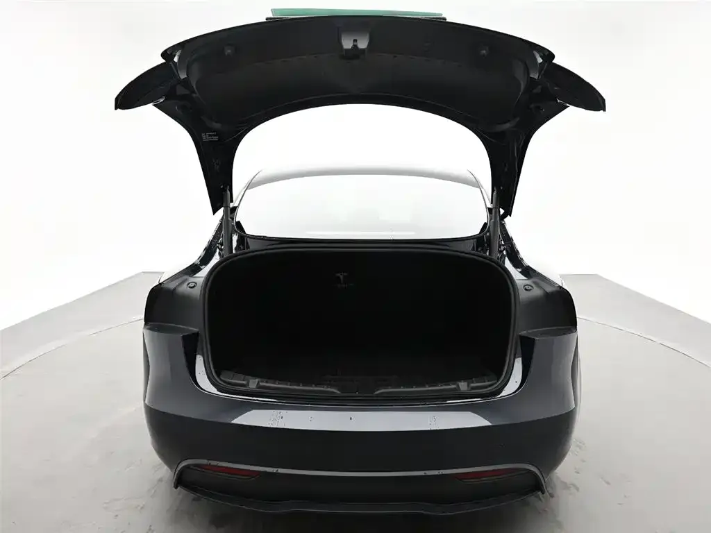 Tesla Model 3 — фото 7