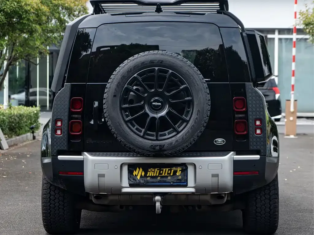 Land Rover Defender — фото 10