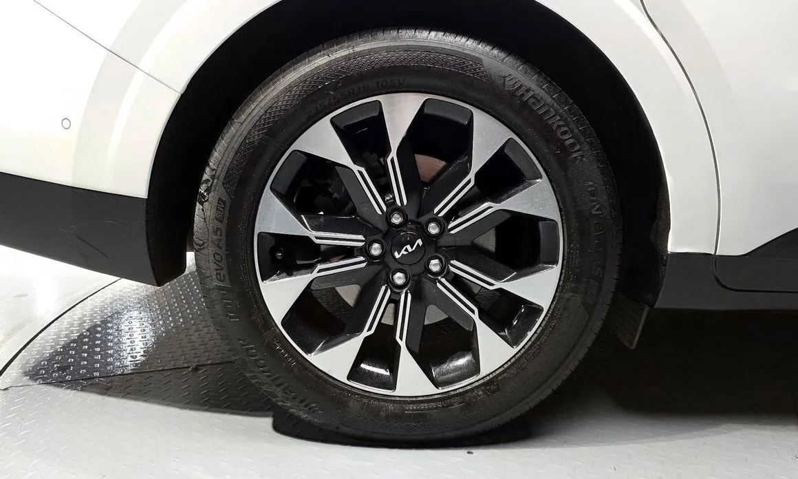 Kia Carnival — фото 10