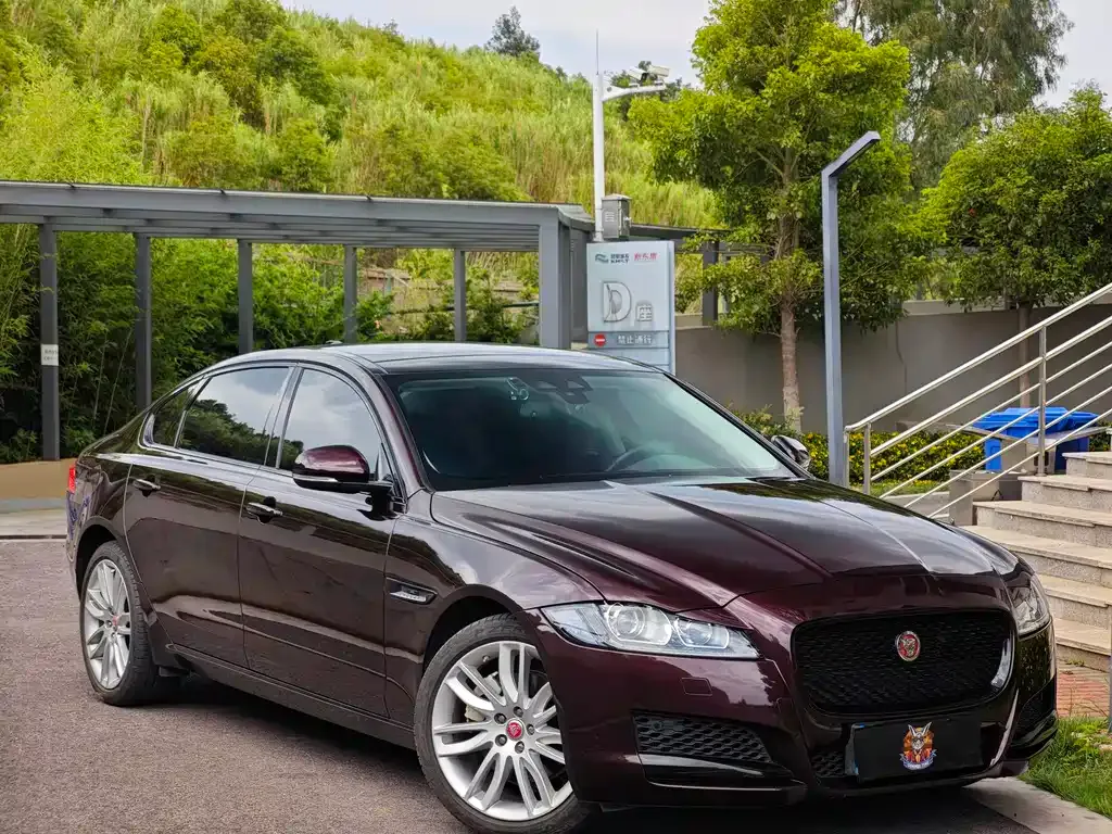 Jaguar XFL — фото 10