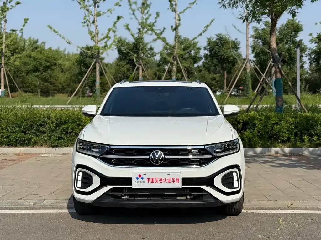 Volkswagen T-Roc — фото 8