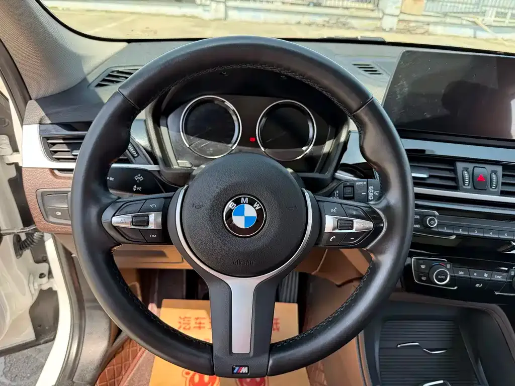 BMW X1 — фото 5