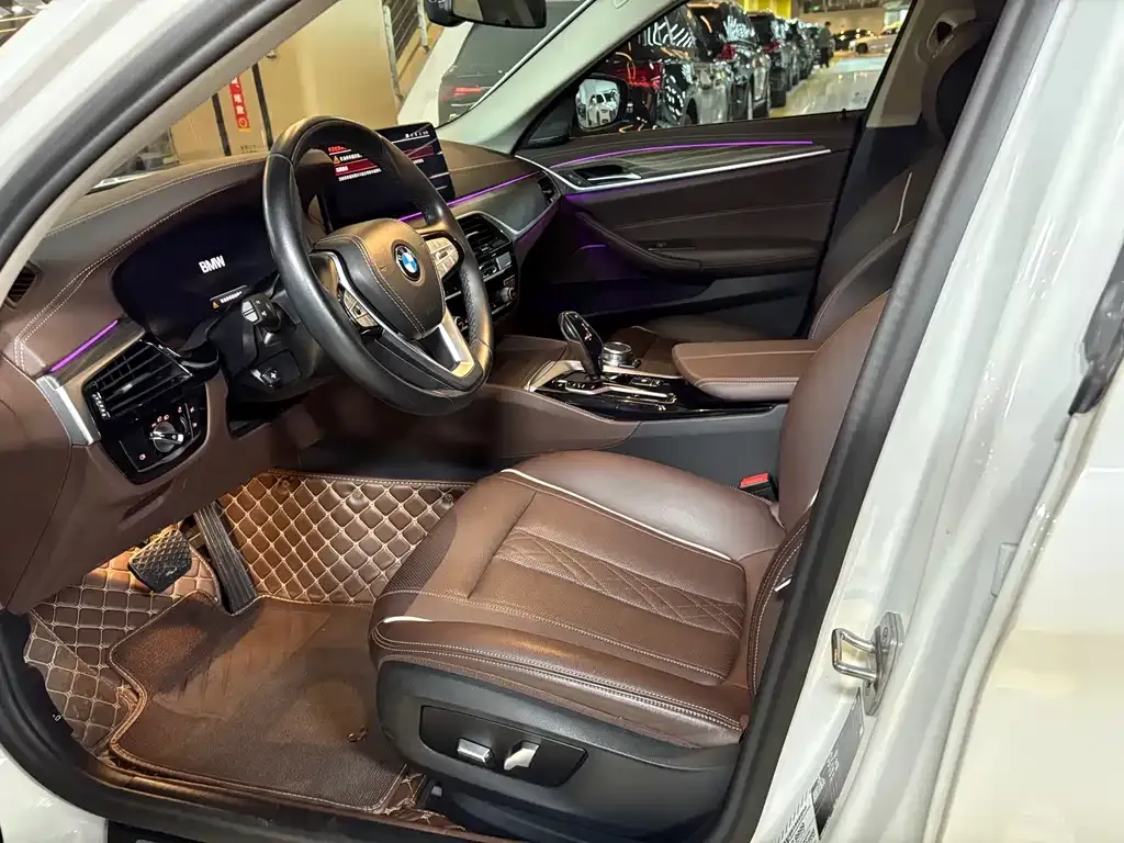 BMW 5 Series 2022 из CN, фото 9