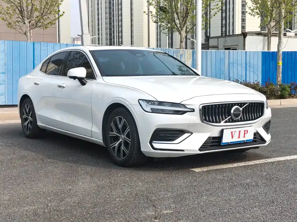 Volvo S60 2023 из CN, фото 6