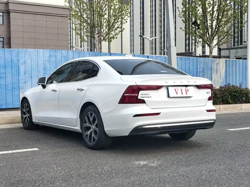 Volvo S60 2023 из CN, фото 9