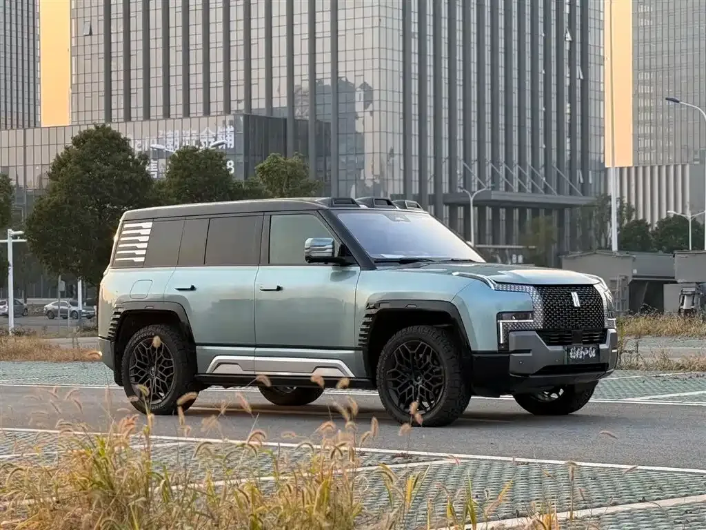 Yangwang U8
