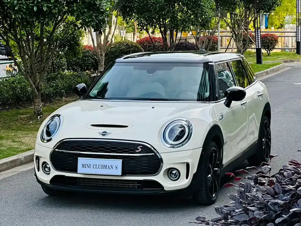 MINI Clubman — фото 1