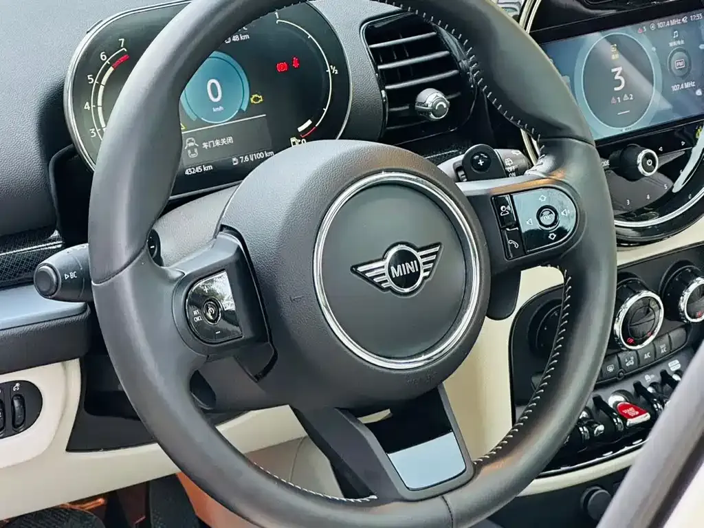 MINI Clubman — фото 2