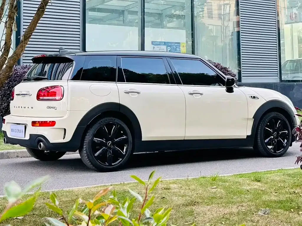 MINI Clubman — фото 7