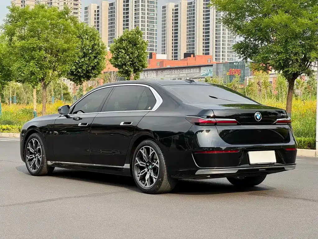 BMW 7 Series 2024 из CN, фото 10