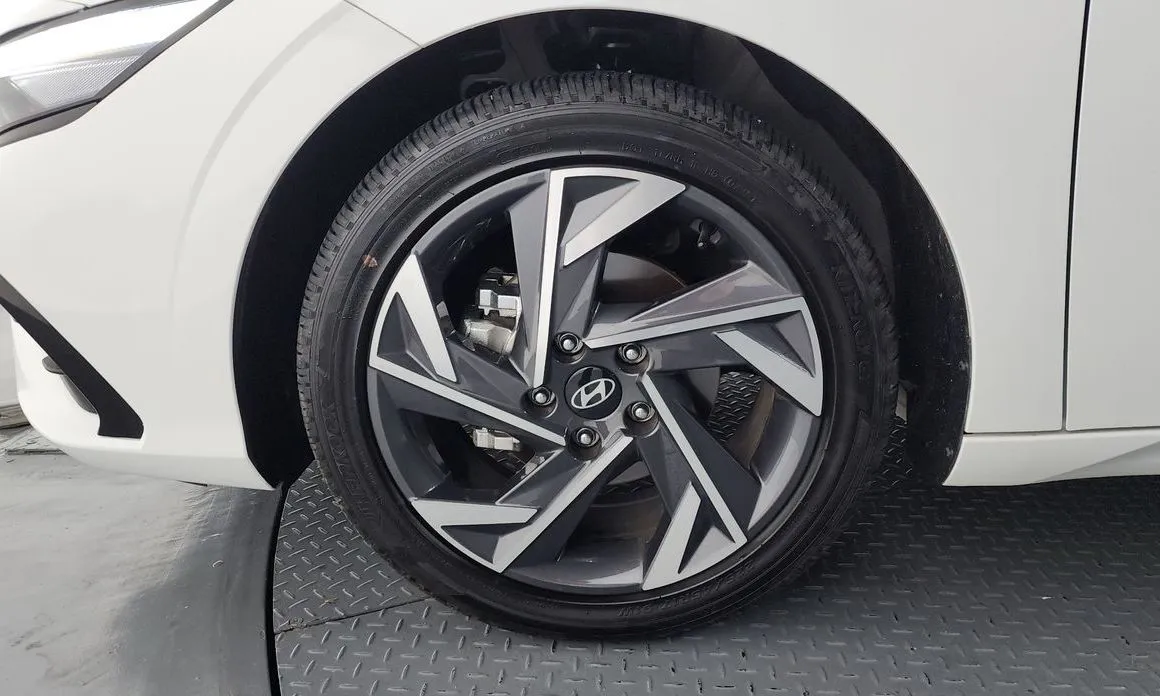 Hyundai AVANTE — фото 8