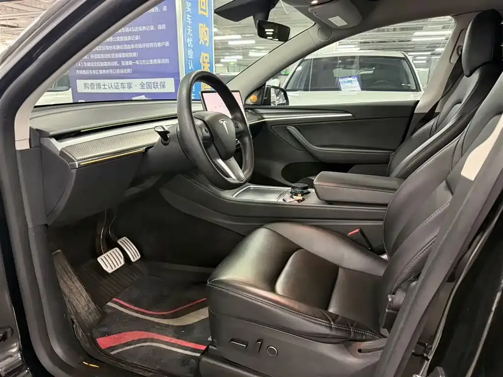 Tesla Model Y — фото 6