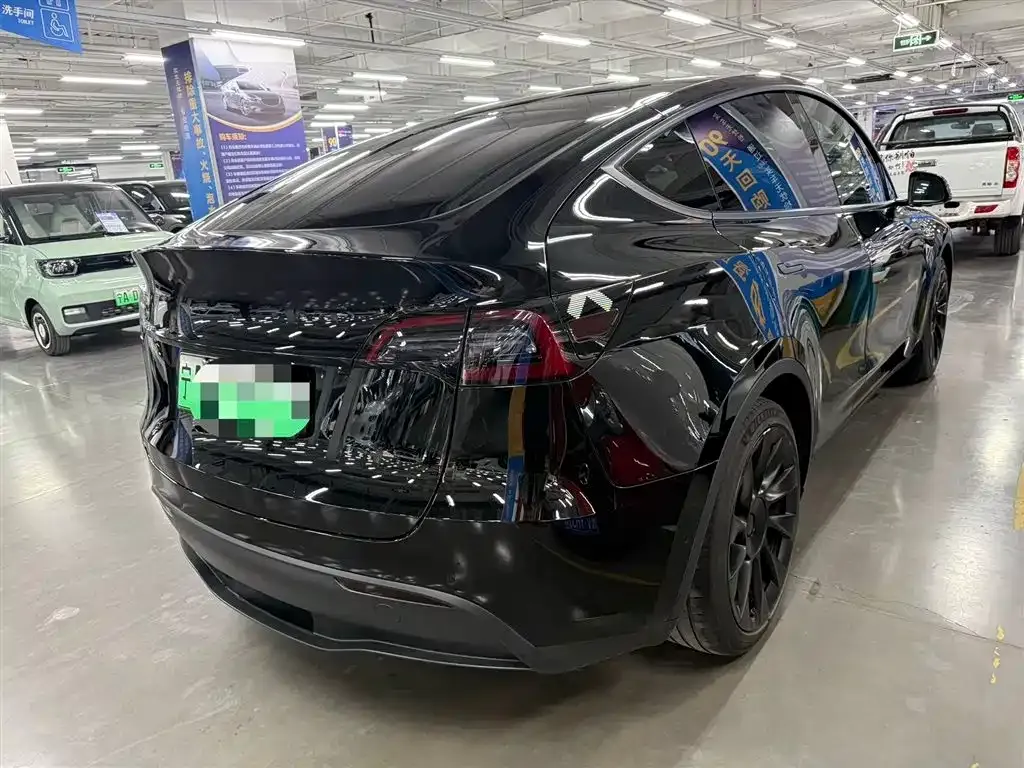 Tesla Model Y — фото 3