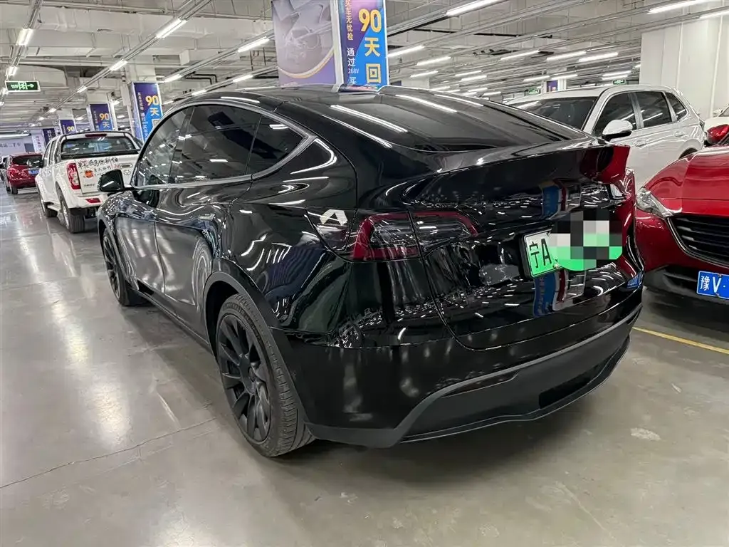 Tesla Model Y — фото 7