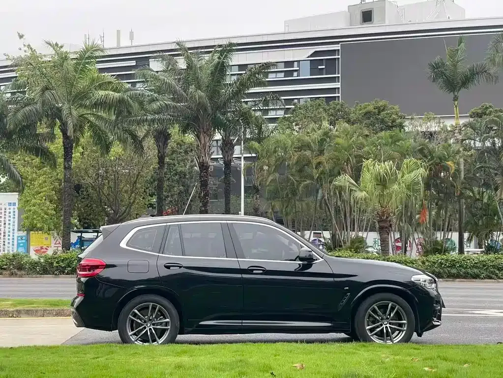 BMW X3 — фото 9