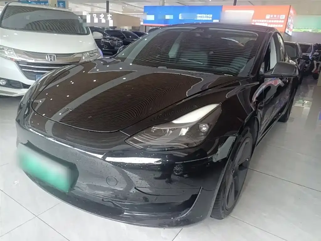 Tesla Model 3 — фото 1