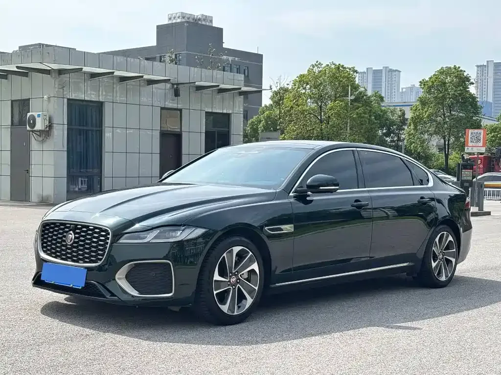 Jaguar XFL