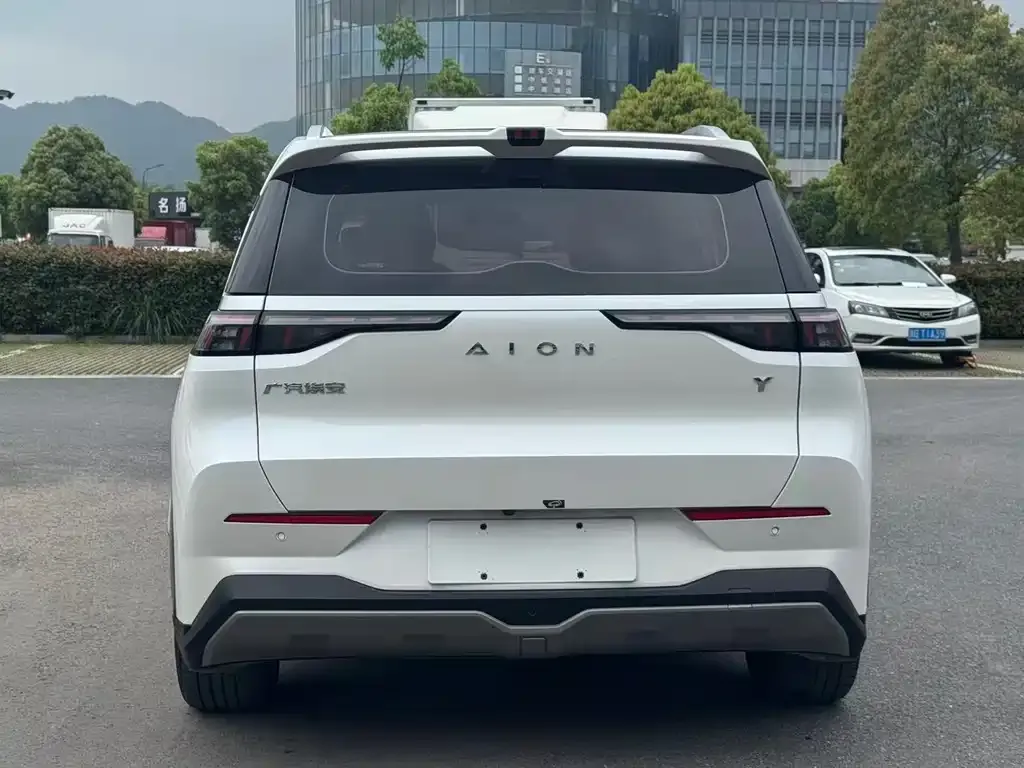 Aion Y — фото 4