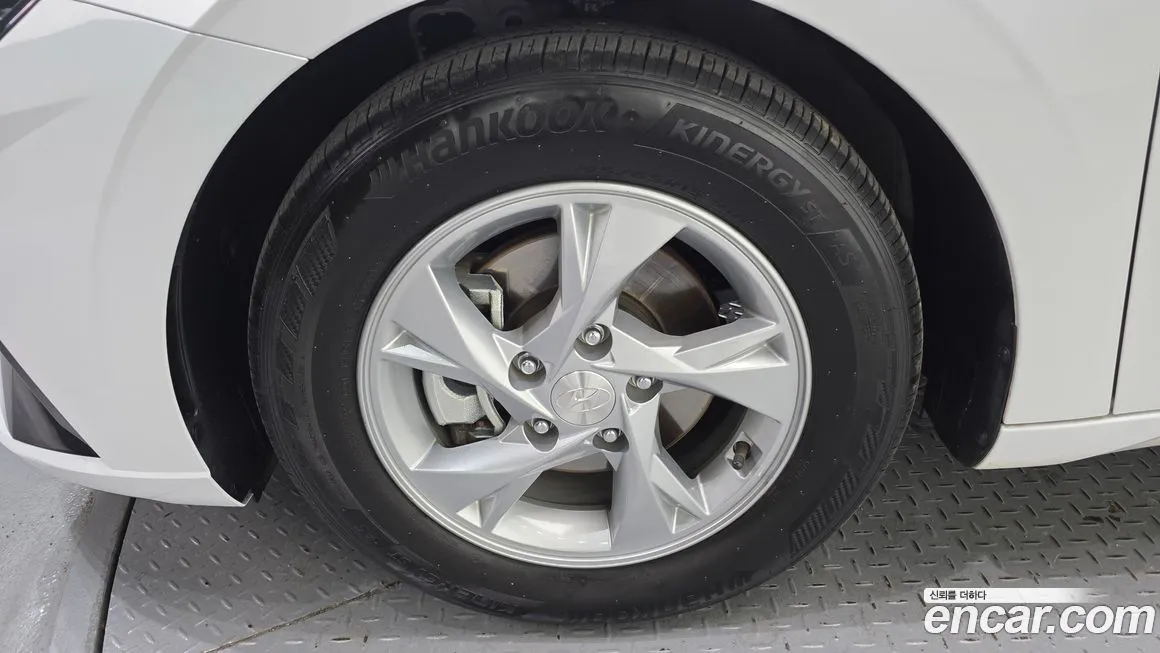 Hyundai AVANTE — фото 4