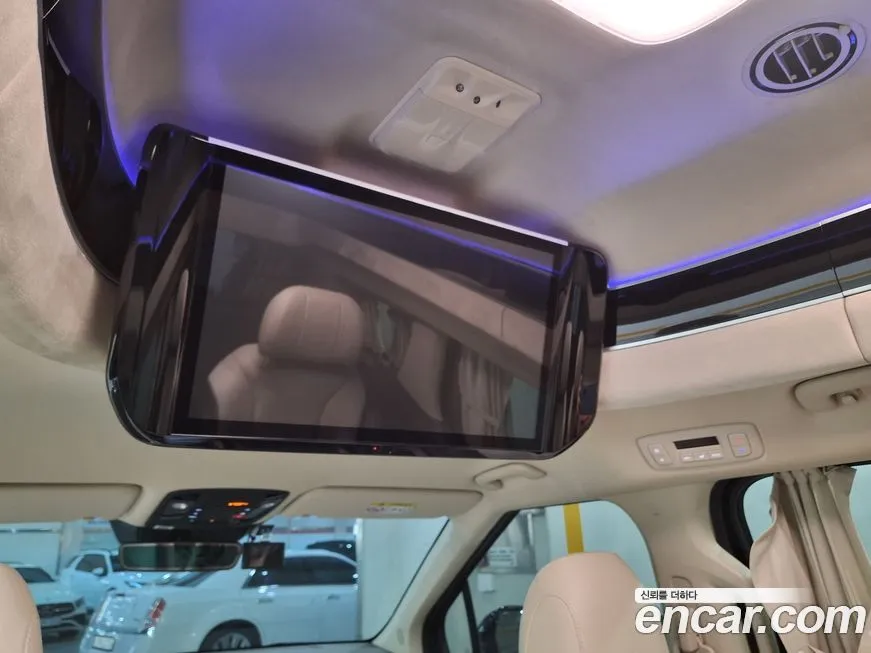 Kia Carnival — фото 6
