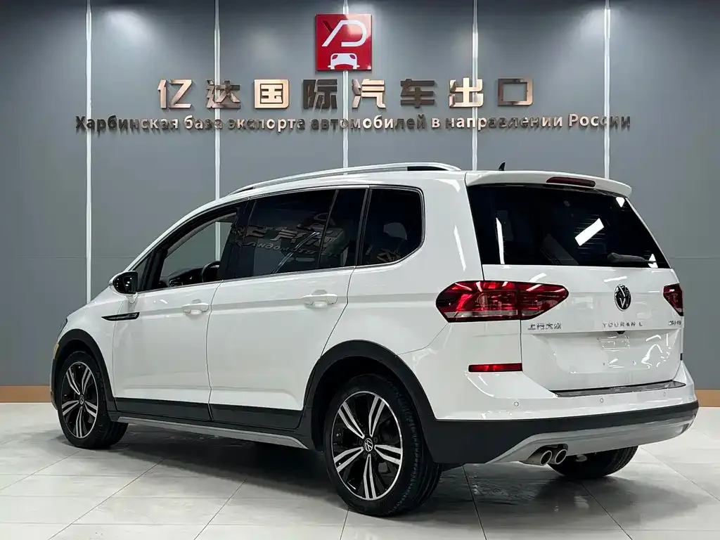 Volkswagen Touran 2022 из CN, фото 4