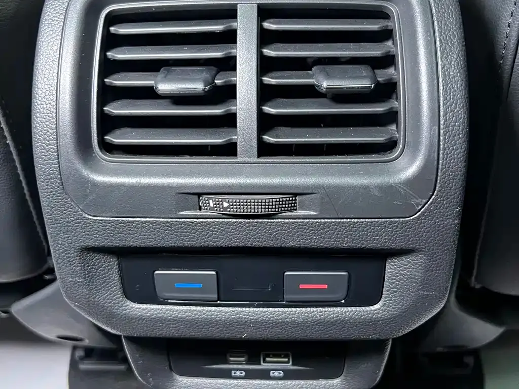 Volkswagen Touran 2022 из CN, фото 6