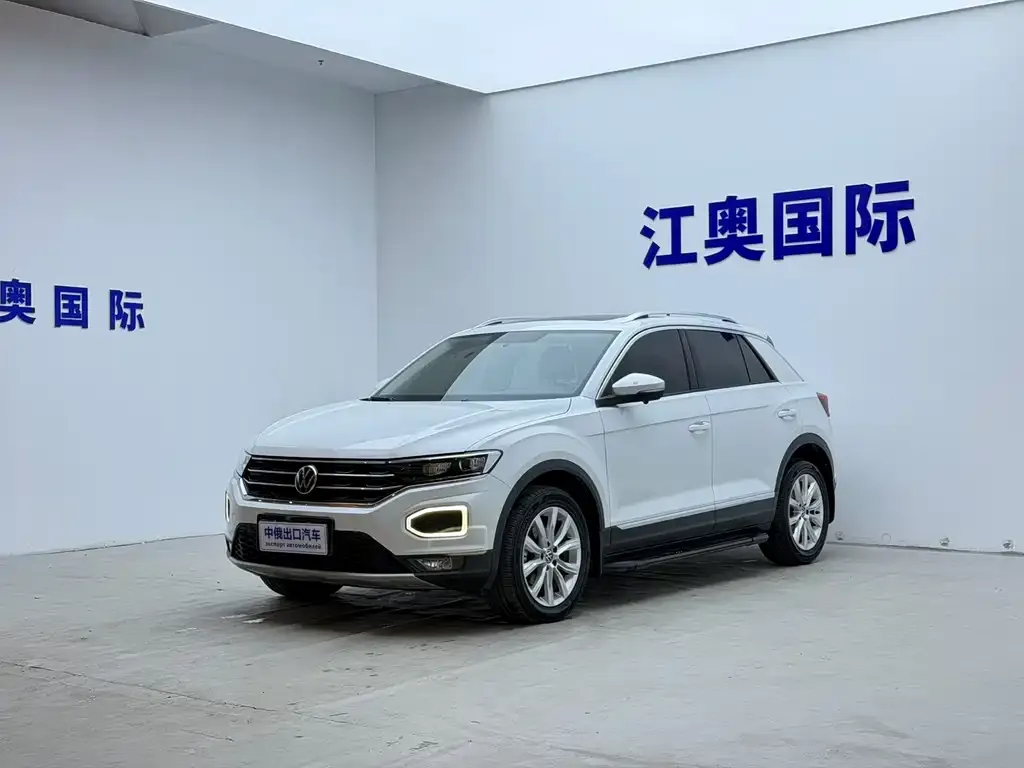 Volkswagen T-Roc — фото 1