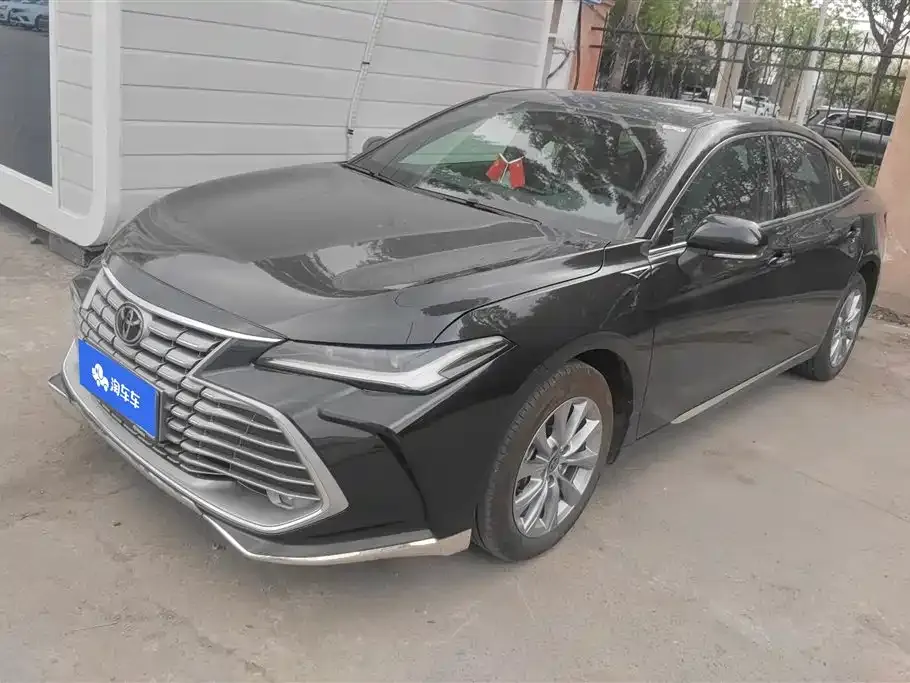 Toyota Avalon — фото 1