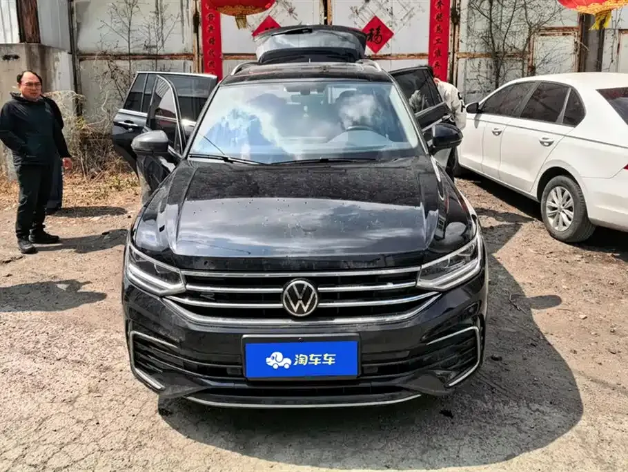Volkswagen Tiguan L — фото 10