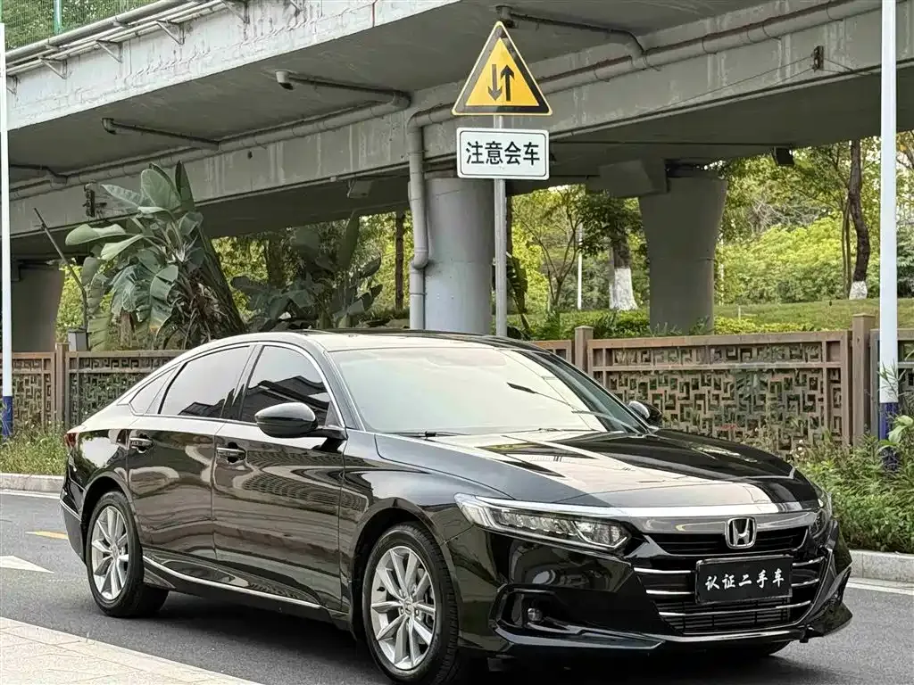 Honda Accord — фото 10