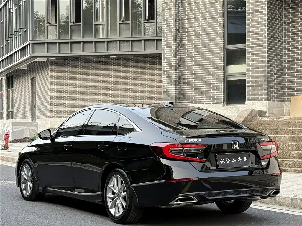 Honda Accord — фото 9