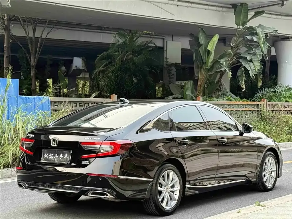 Honda Accord — фото 6